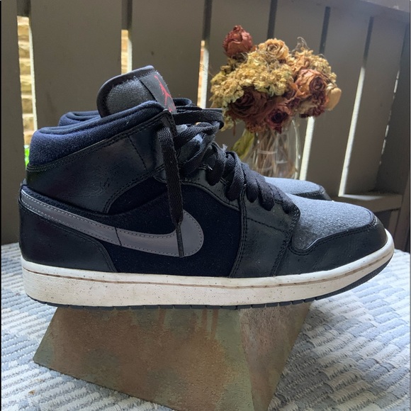 Men’s 9.5 (43) Nike Air Jordan 1 Mid ‘Winterized’ - Picture 2 of 7